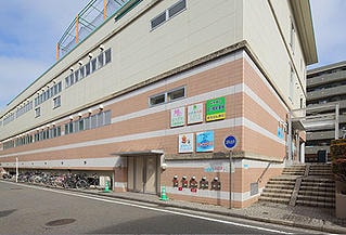 都筑キッズデンタルランドが入る大久保第5ビルの外観（旧ヤマダ電機1階・マルエツ正面）